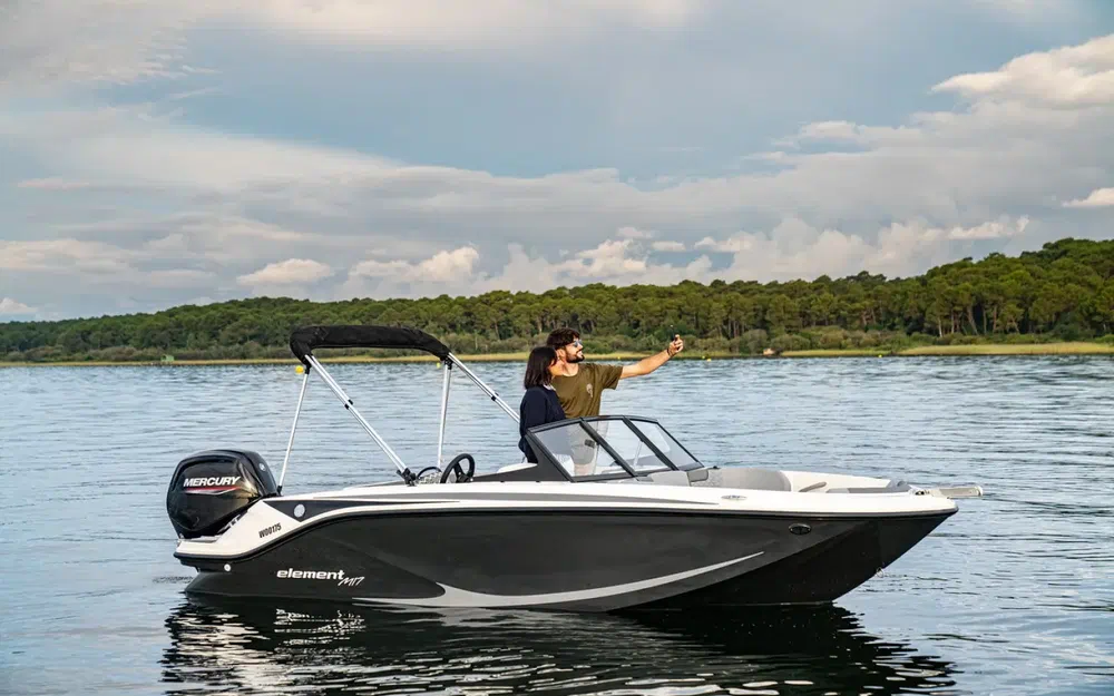 slider 4 Bayliner Element M17