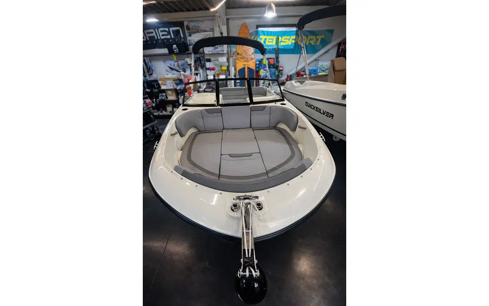 slider 8 Bayliner Element M17