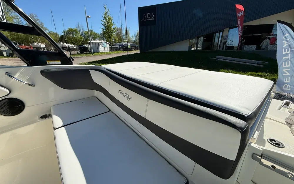 slider 5 Sea Ray 19 SPXE
