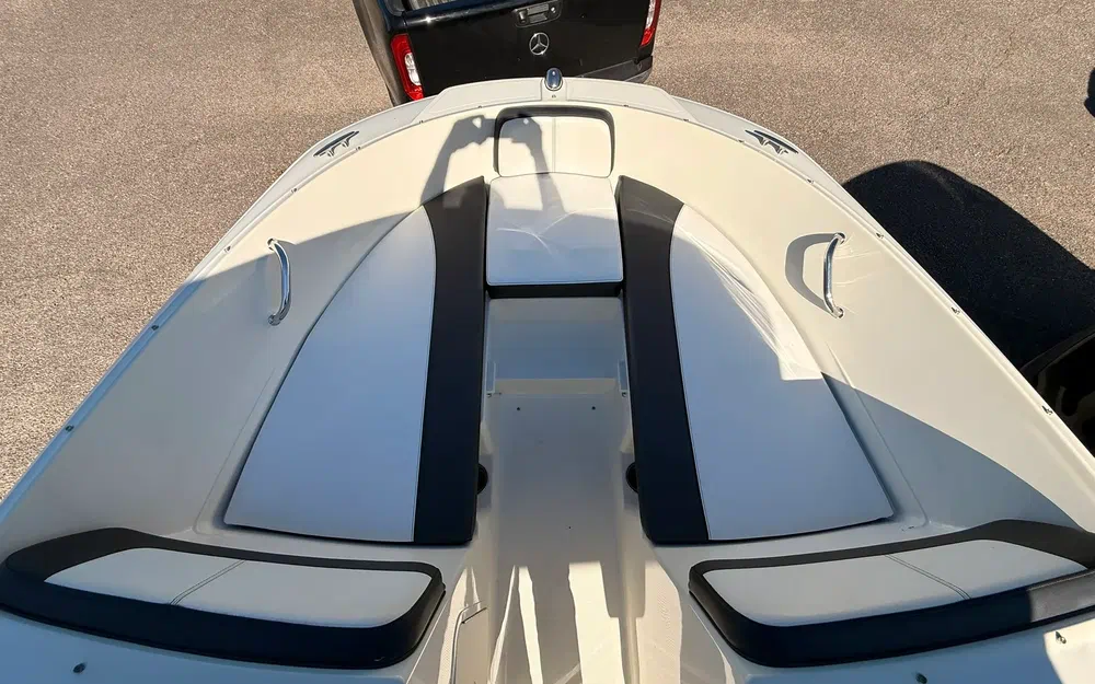 slider 7 Sea Ray 19 SPXE