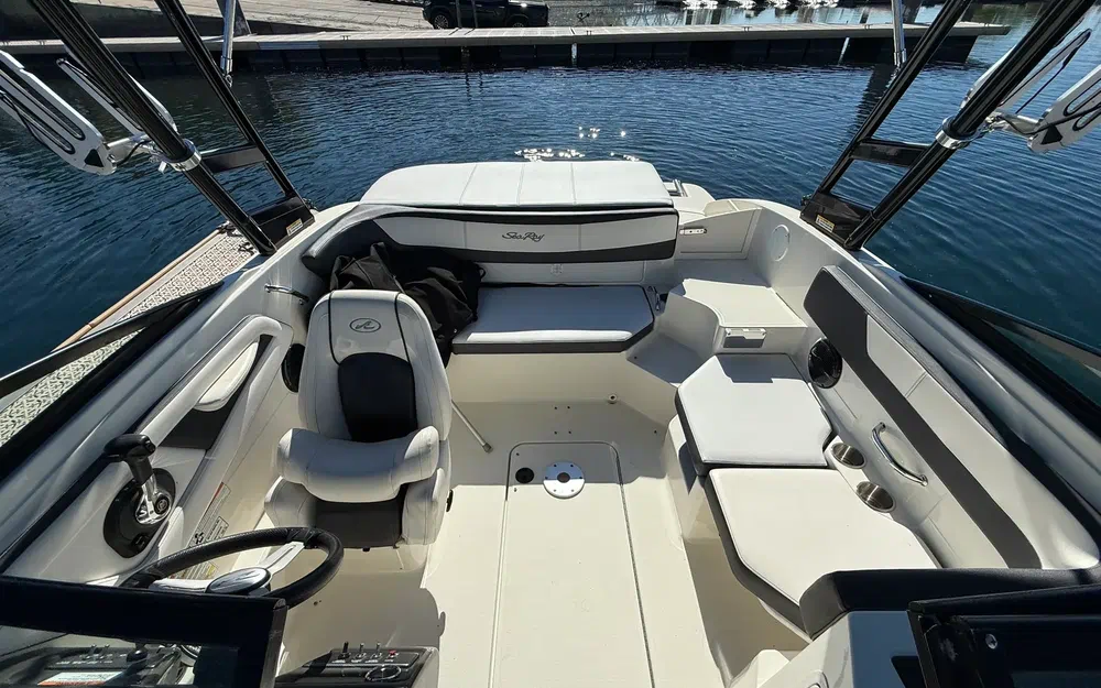 slider 3 Sea Ray 19 SPXE