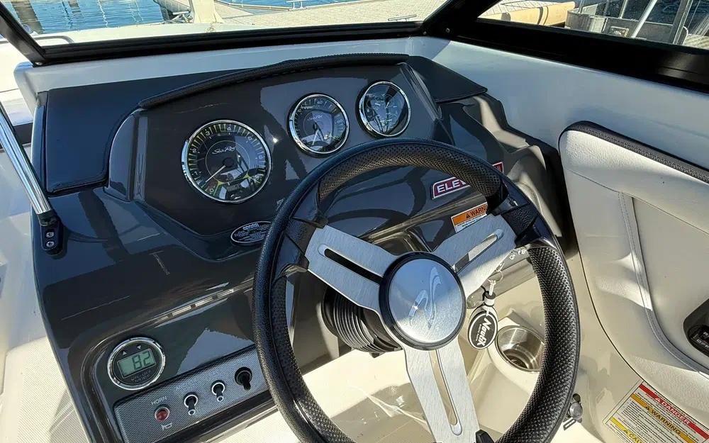 slider 4 Sea Ray 19 SPXE