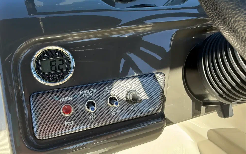 slider 24 Sea Ray 19 SPXE