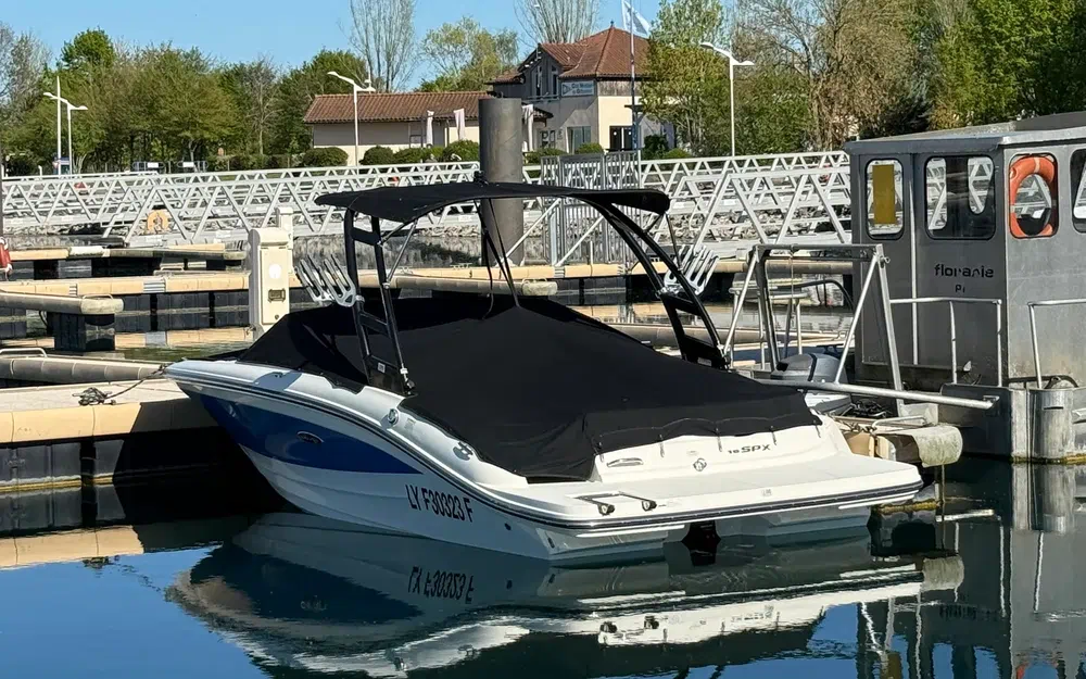 slider 28 Sea Ray 19 SPXE