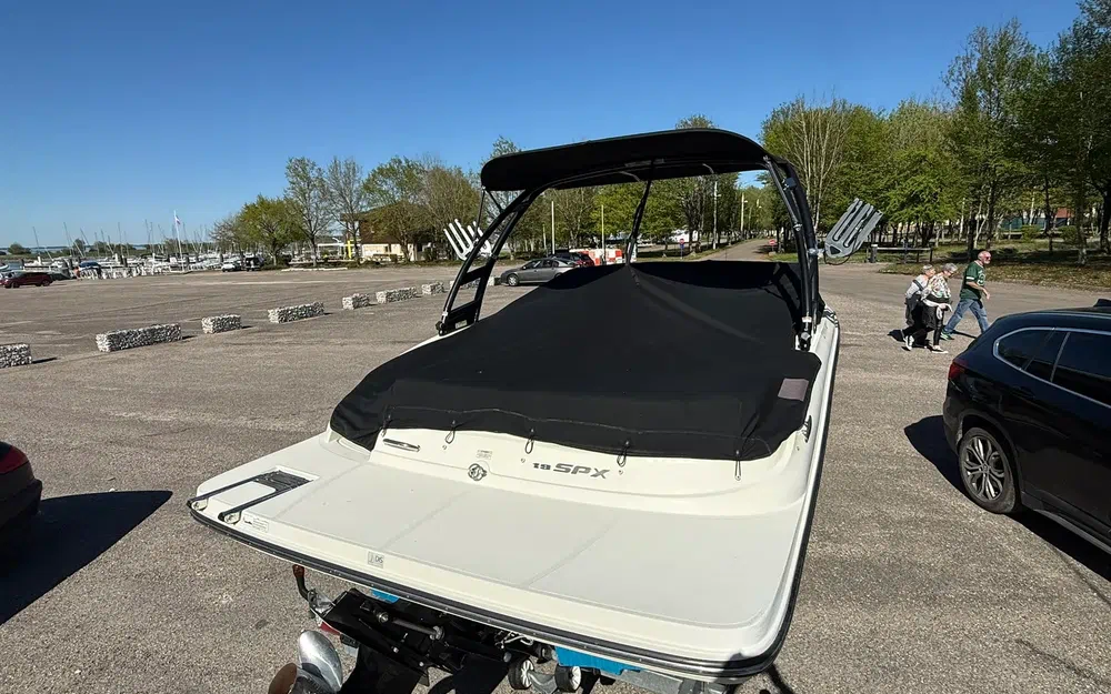 slider 10 Sea Ray 19 SPXE