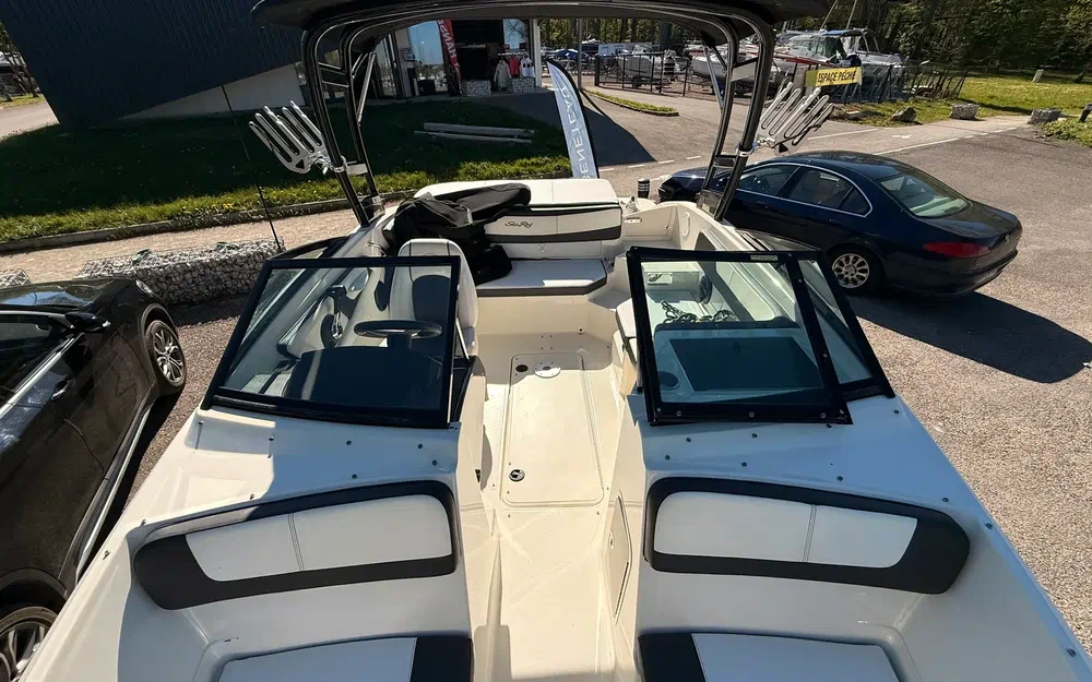 slider 13 Sea Ray 19 SPXE