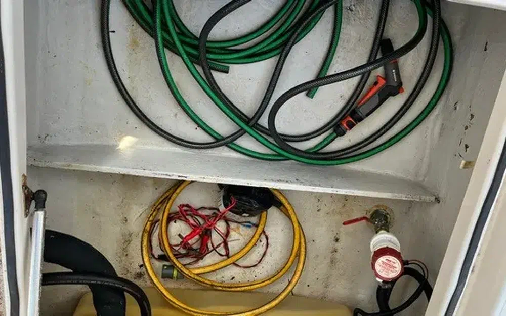 slider 6 Quicksilver 580 Pilothouse