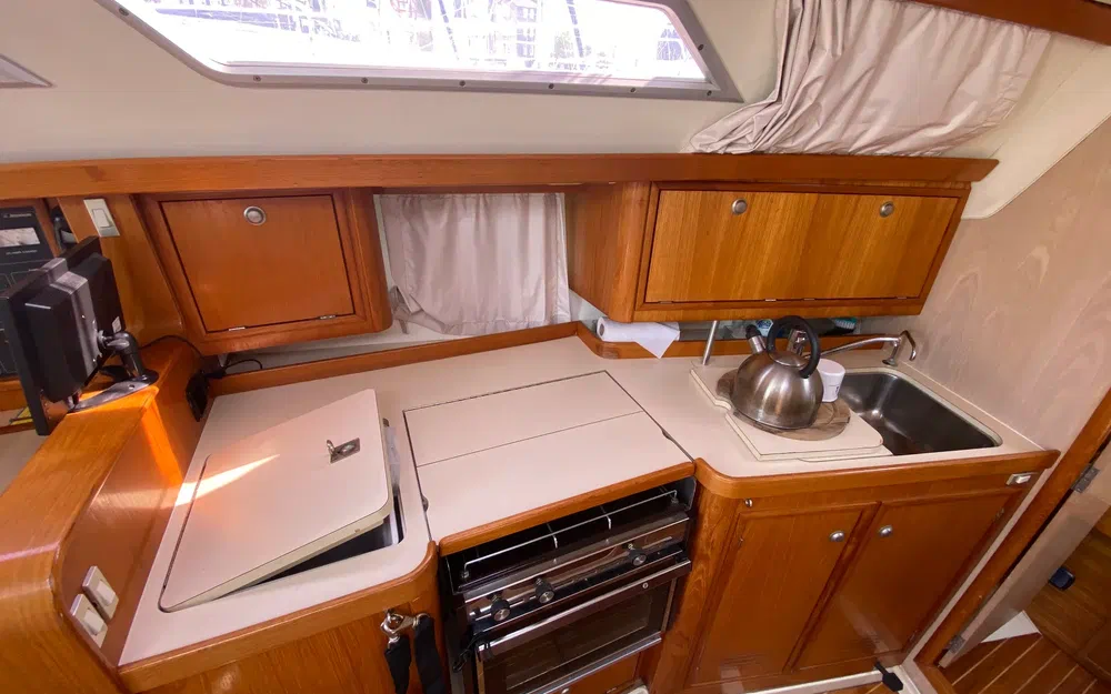 slider 17 Jeanneau Sun Odyssey 36