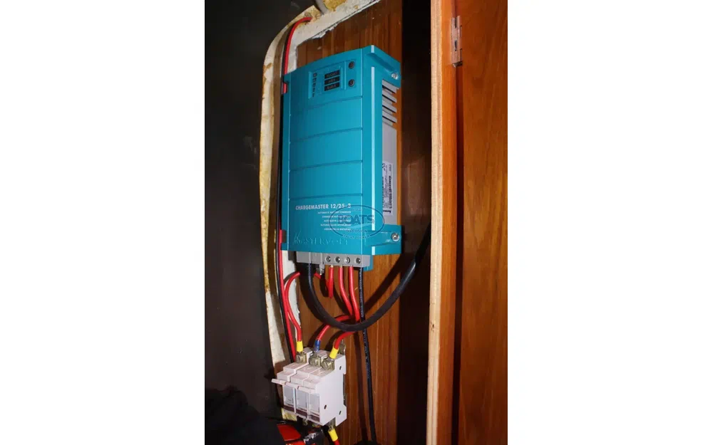 slider 10 Jeanneau Fantasia 27