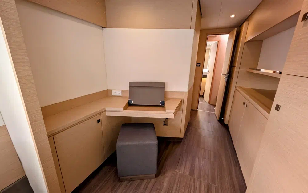 slider 11 Fountaine Pajot Saba 50