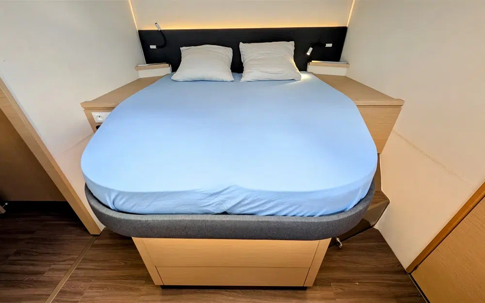 slider 15 Fountaine Pajot Saba 50