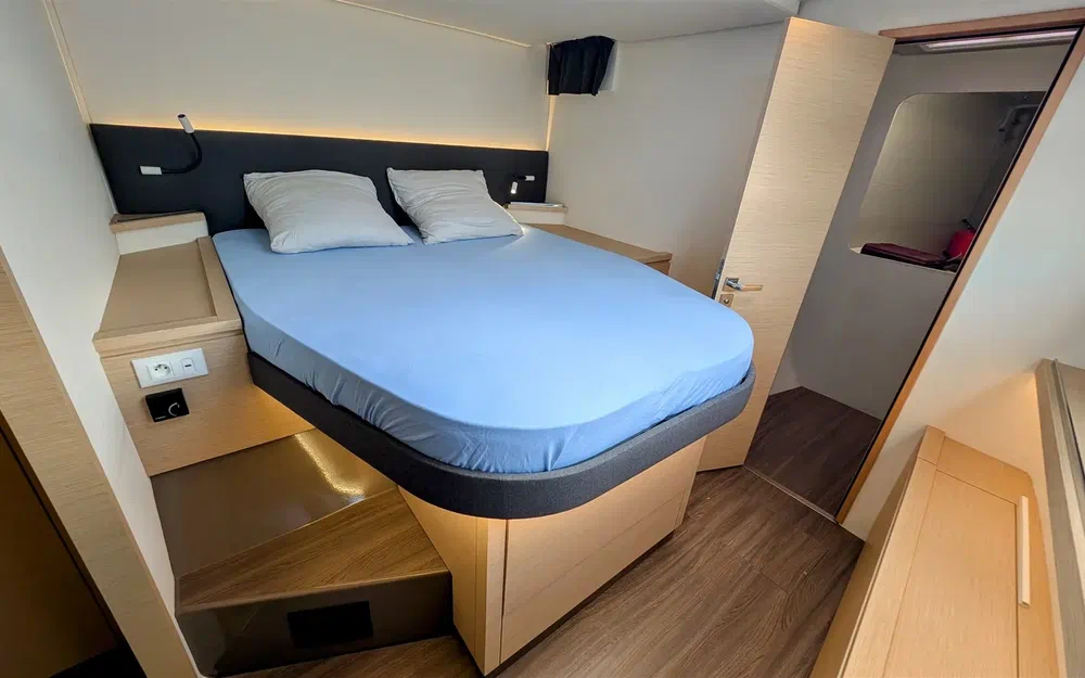 slider 16 Fountaine Pajot Saba 50