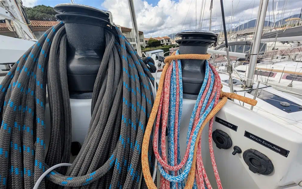 slider 21 Fountaine Pajot Saba 50