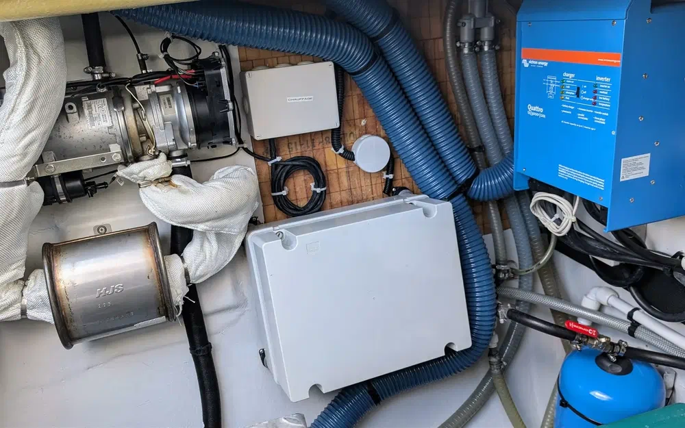 slider 23 Fountaine Pajot Saba 50