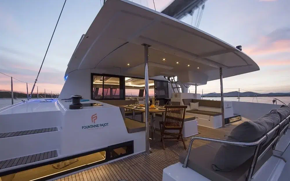 slider 2 Fountaine Pajot Saba 50