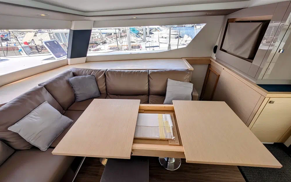 slider 6 Fountaine Pajot Saba 50