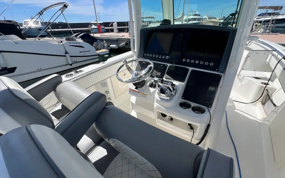 slider 5 Boston Whaler 280 Outrage