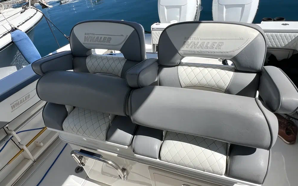 slider 9 Boston Whaler 280 Outrage