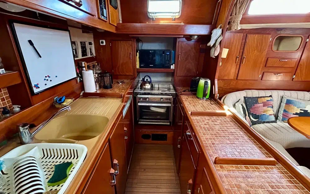 slider 12 Amel Super Maramu