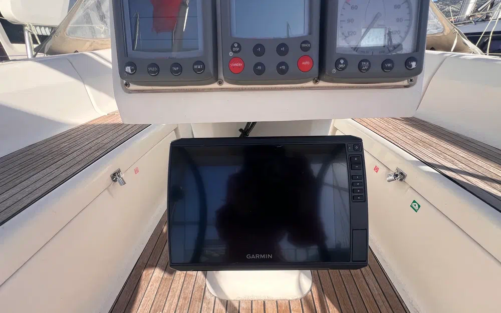 slider 12 Bavaria Cruiser 40