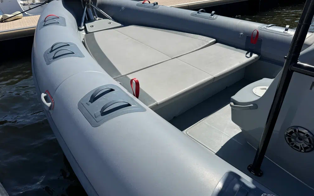 slider 5 Marshall M6 Touring