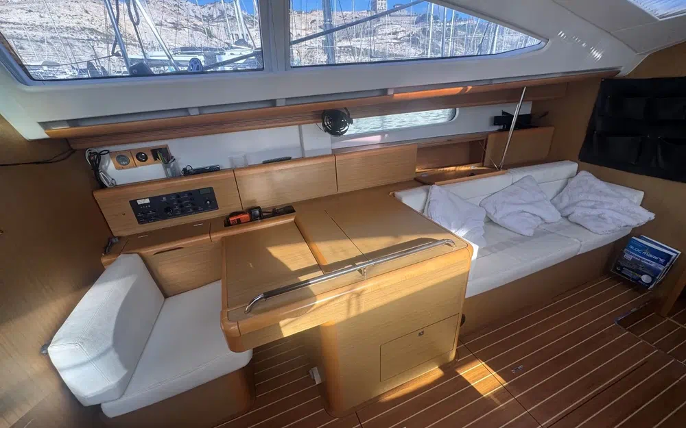 slider 17 Jeanneau Sun Odyssey 50 DS