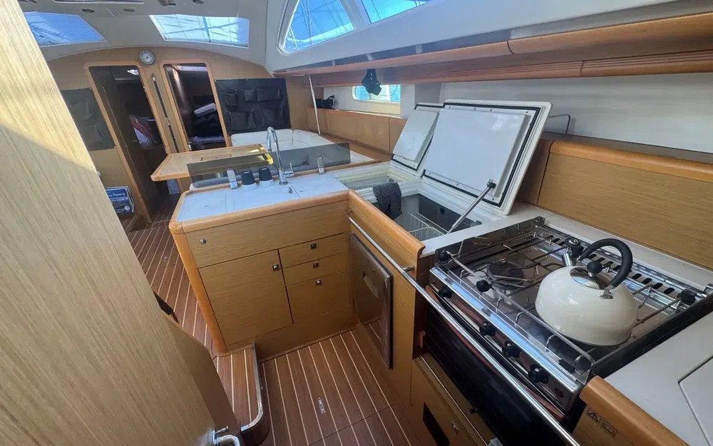 slider 21 Jeanneau Sun Odyssey 50 DS