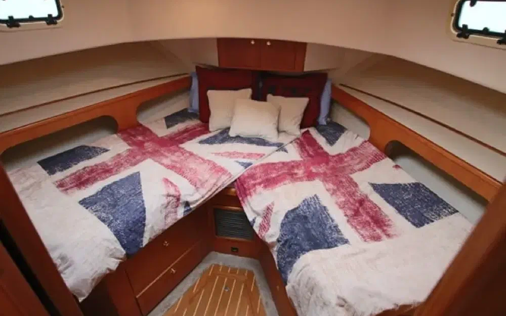 slider 9 Mainship 460 Trawler