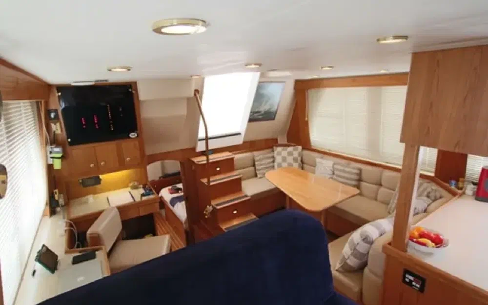 slider 12 Mainship 460 Trawler