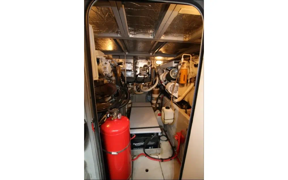 slider 13 Mainship 460 Trawler