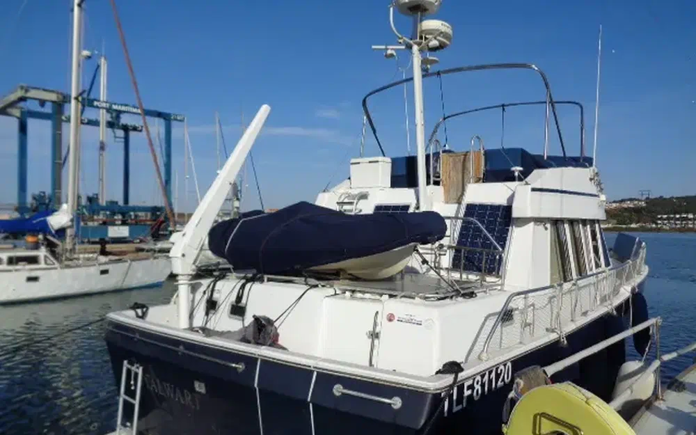 slider 4 Mainship 460 Trawler