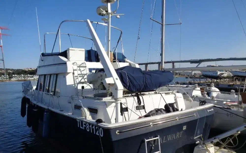 slider 7 Mainship 460 Trawler