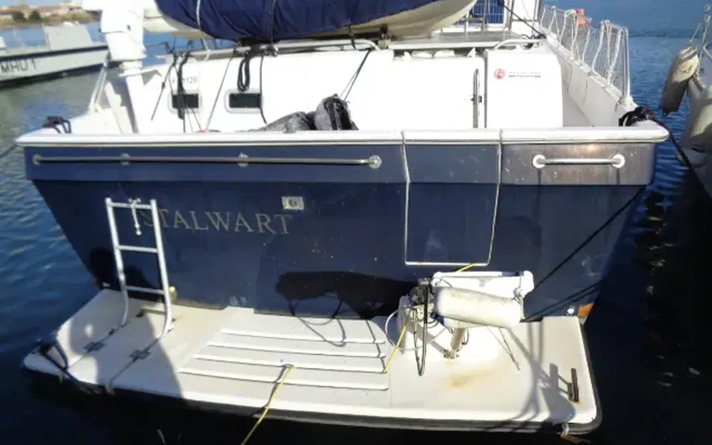 slider 8 Mainship 460 Trawler
