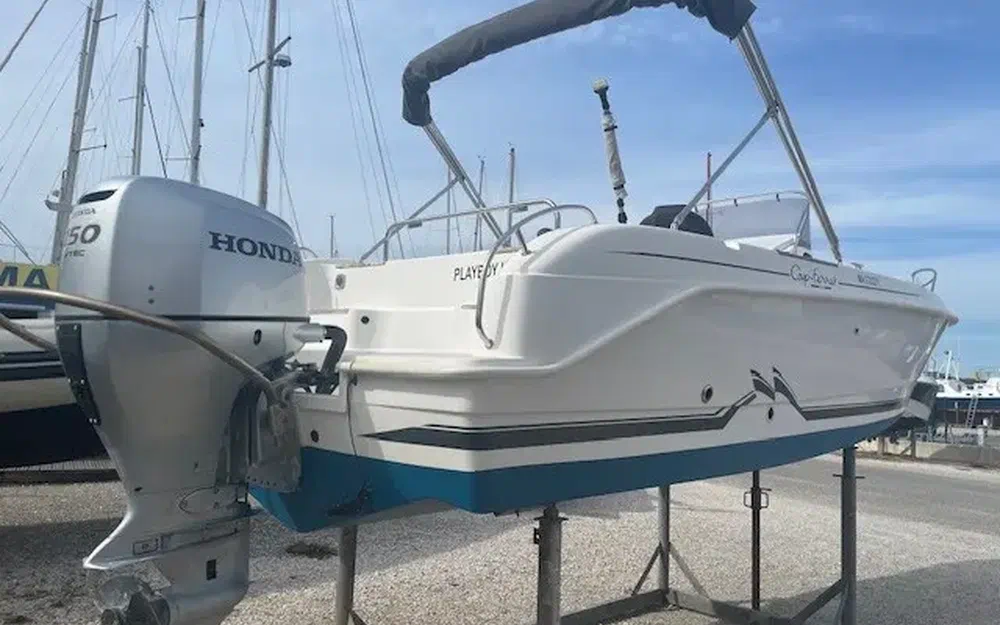 slider 10 B2 Marine Cap Ferret 652