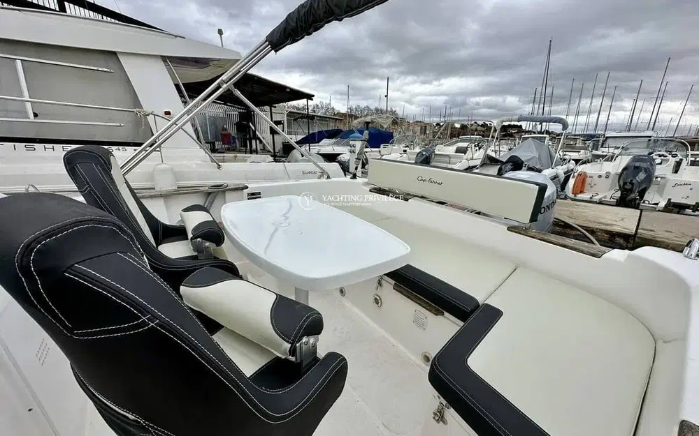 slider 13 B2 Marine Cap Ferret 652