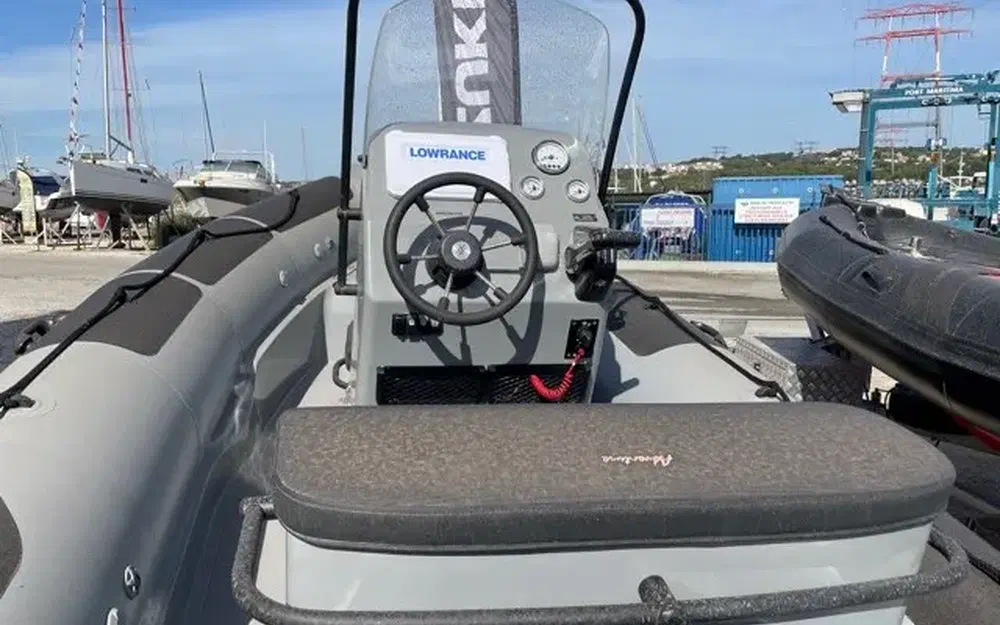 slider 12 Adventure Vesta 550