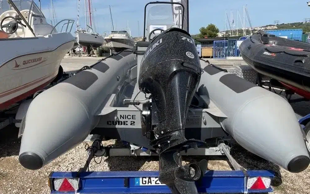 slider 8 Adventure Vesta 550