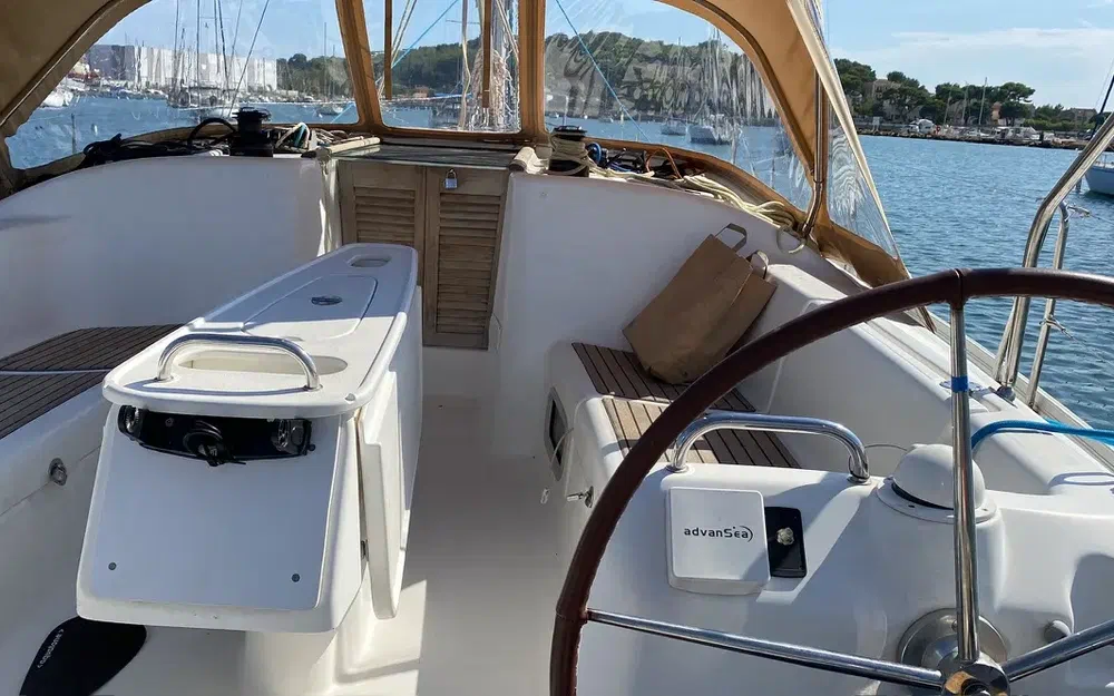 slider 11 Beneteau Cyclades 39.3