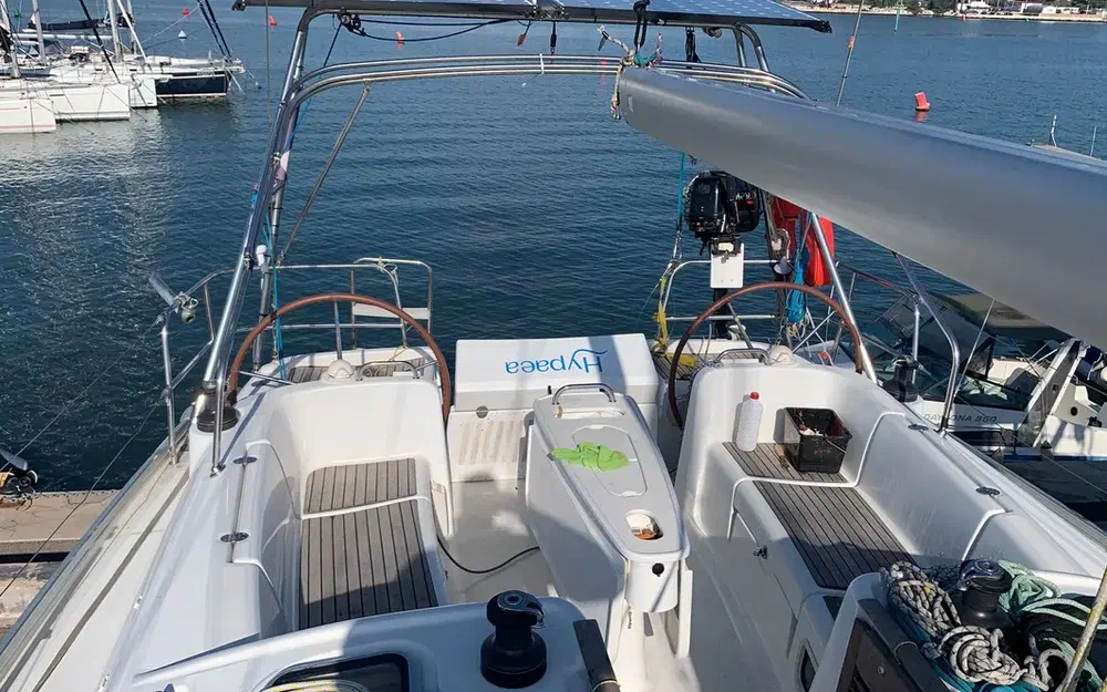 slider 12 Beneteau Cyclades 39.3