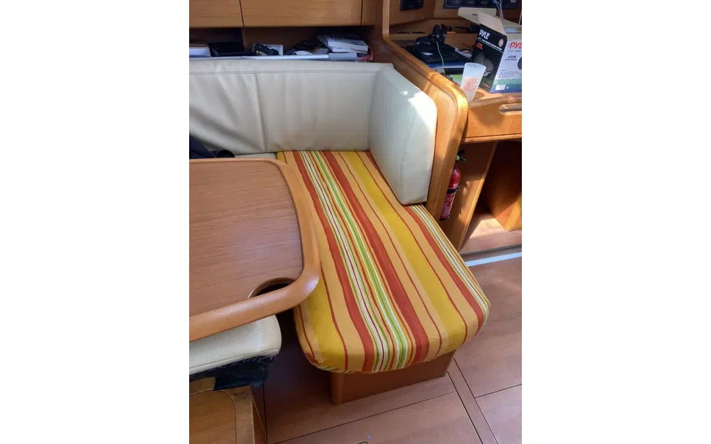 slider 19 Beneteau Cyclades 39.3