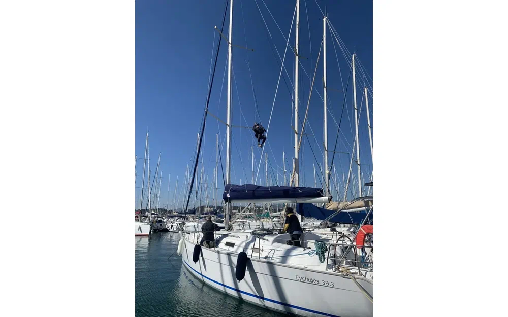 slider 6 Beneteau Cyclades 39.3