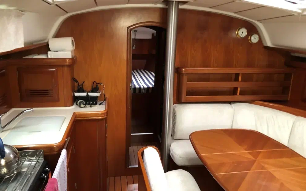 slider 30 Beneteau Oceanis 411