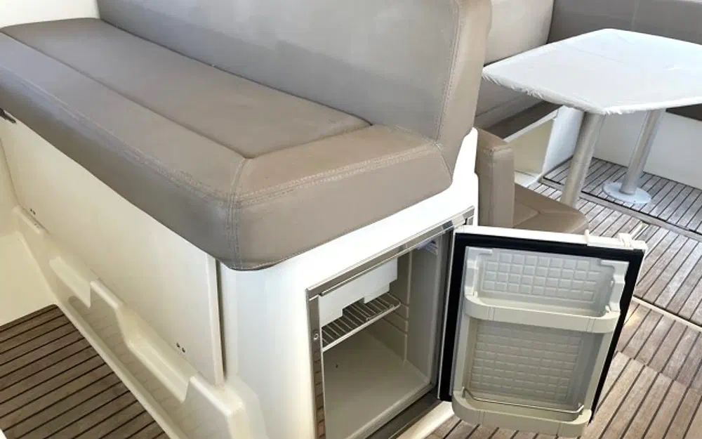 slider 21 Jeanneau Leader 10