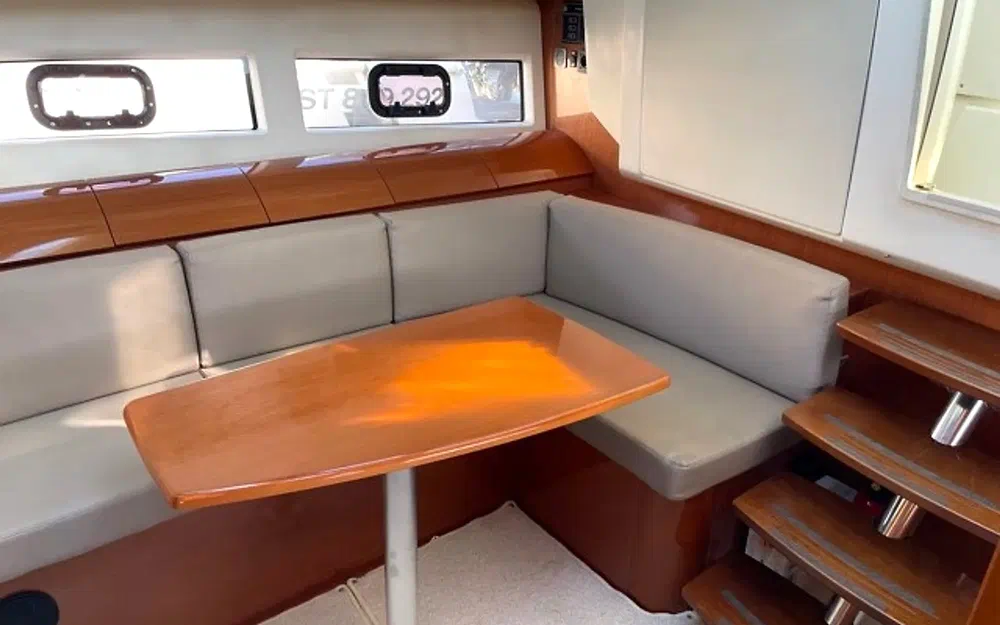 slider 30 Jeanneau Leader 10