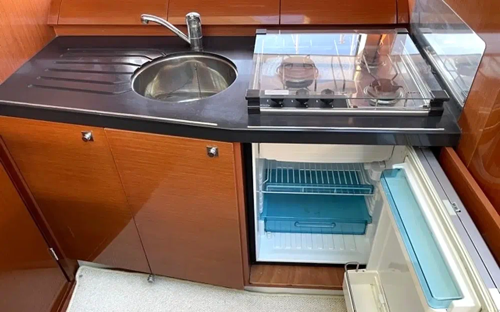 slider 31 Jeanneau Leader 10