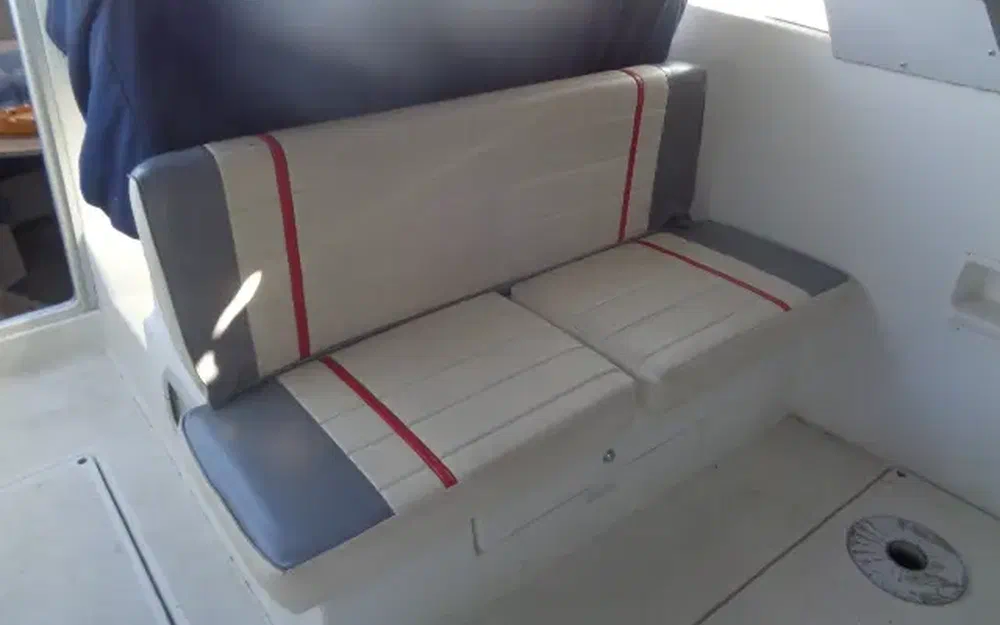 slider 7 Beneteau Flyer 8