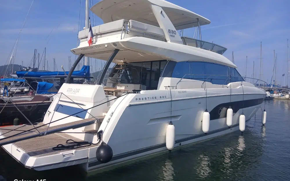 slider 0 Prestige Yachts PRESTIGE 630
