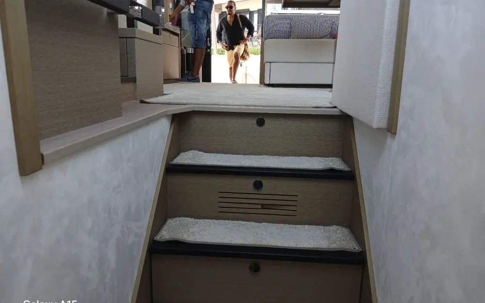 slider 10 Prestige Yachts PRESTIGE 630