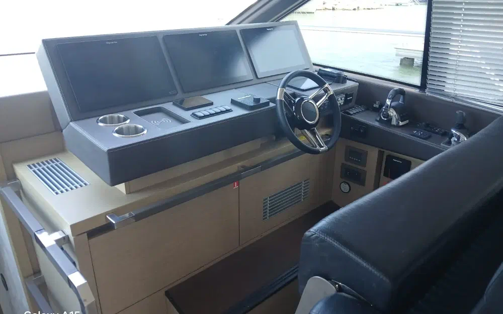 slider 14 Prestige Yachts PRESTIGE 630