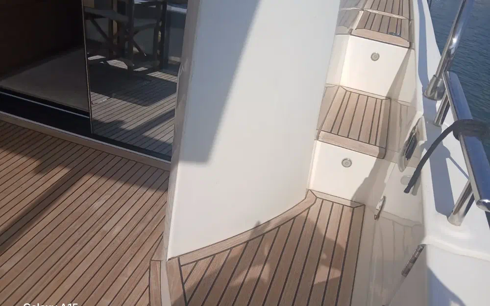 slider 16 Prestige Yachts PRESTIGE 630